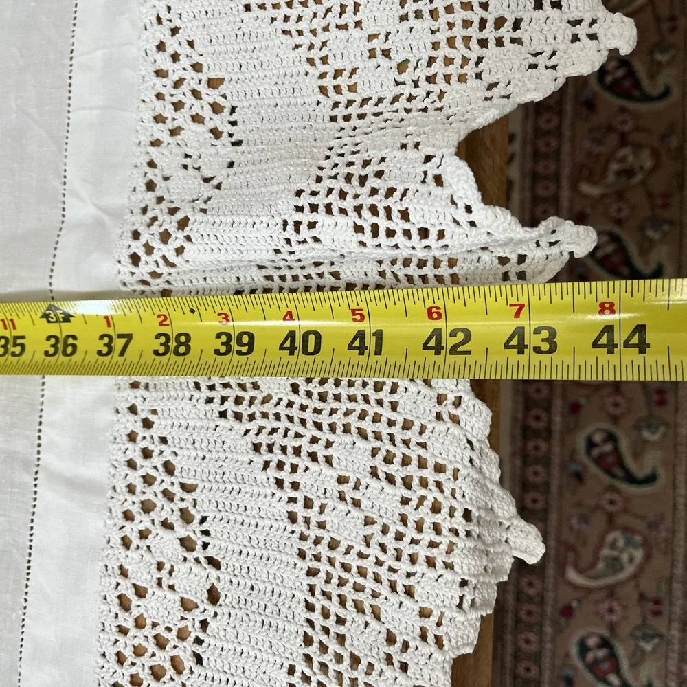 Victorian Irish Linen Handmade Lace Table Topper Centerpiece